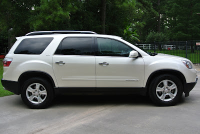 2013 GMC acadia White HD Wallpaper