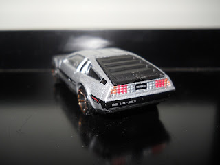 coche DeLorean DMC-12 en miniatura