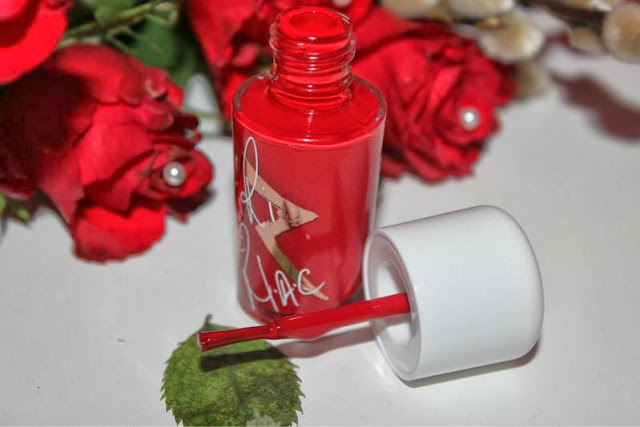 MAC RiRi Hearts Holiday RiRi Woo Nail Lacquer 