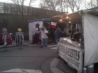 Stand Breton dans les allées consacrées à la mode Puces Saint-Ouen