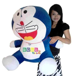 Boneka doraemon jumbo