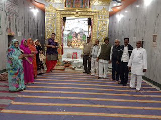 श्री सत्यनारायण मंदिर प्रतिष्ठा की वर्षगांठ पर आरती व प्रसादी वितरण