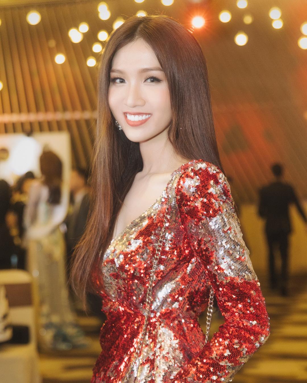 Do Nhat Ha – Most Beautiful Transgender in Pretty Red Dress Instagram