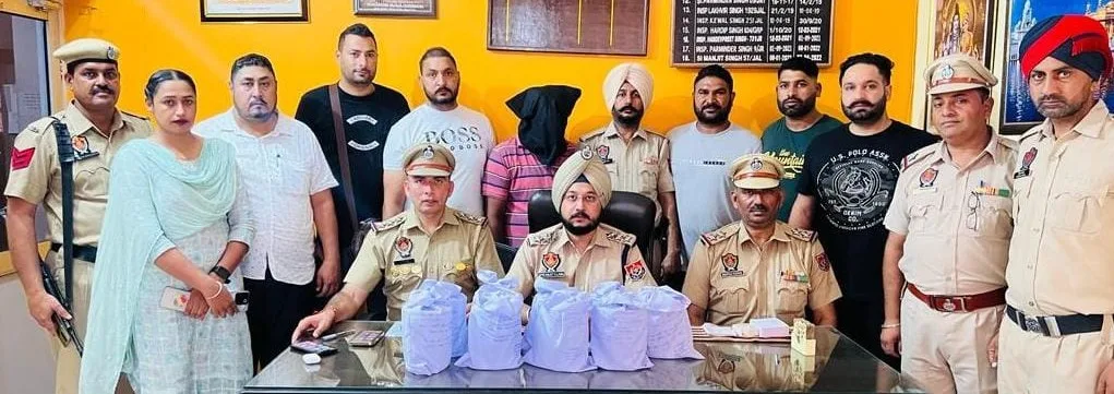 ਤੈਰਾਕਾਂ ਦੀ ਮਦਦ ਨਾਲ ਪਾਕਿਸਤਾਨ ਤੋਂ 50 ਕਿਲੋ ਹੈਰੋਇਨ ਦੀ ਖੇਪ ਪ੍ਰਾਪਤ ਕਰਨ ਵਾਲਾ ਮਲਕੀਅਤ ਕਾਲੀ ਗ੍ਰਿਫਤਾਰ