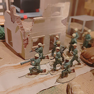 Close Wars by Donald Featherstone. Free wargame rules for army men