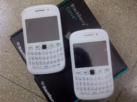 Armstrong Putih - BlackBerry Curve 9320