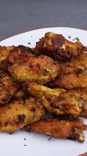 Como hacer alitas de pollo fritas crujientes y jugosas