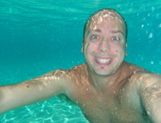 Em Grand Turk, a água mais limpa que alguma vez vi!