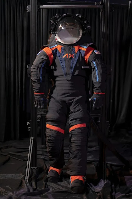 Prototipo del traje espacial AxEMU