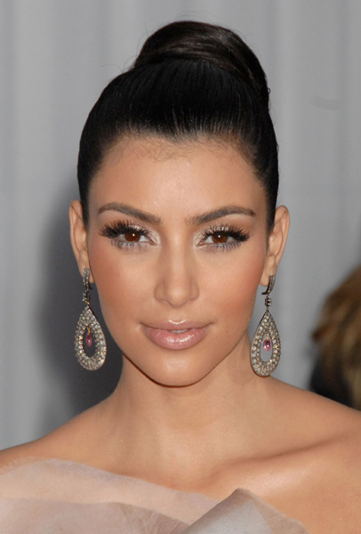 kim kardashian makeup 2009. kim kardashian makeup 2009.