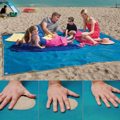 This Large Beach Mat Can Absorbs Sand, Dirt and Dust