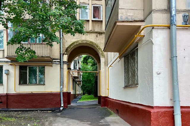 Октябрьская улица, жилой дом 1961 года постройки, жилой дом 1960 года постройки
