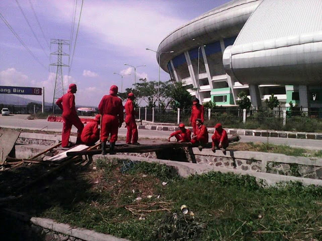 Jembatan Penyeberangan GCA ke Stadion GBLA