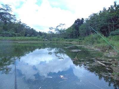 Refreshing dengan memancing di kaliasem