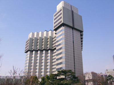 Tokyo's shrinking building, the Grand Prince Hotel Akasaka.