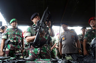 Panglima TNI Desak Filipina Untuk Izinkan TNI Melakukan Operasi MIliter disana Untuk Pembebasan WNI yang diduga Disandera Kelompok MIlitan Abu Sayaf - Commando