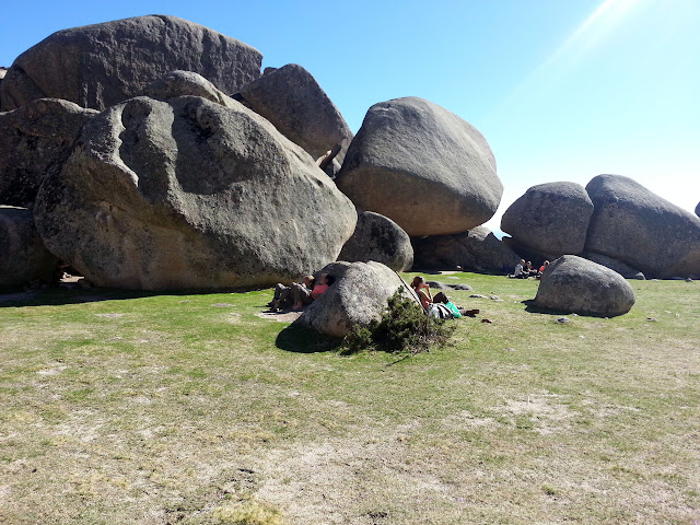 El Yelmo con niños. La Pedriza. Parque Nacional de Guadarrama.