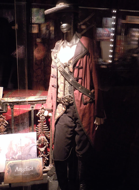 Angelica Pirates of the Caribbean On Stranger Tides costume