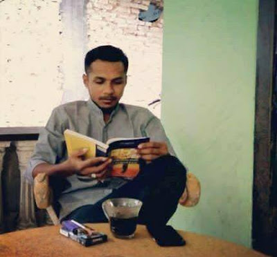 Patronase, Kontradiksi antara Doktrin Indepedensi dan Fakta Senioritas