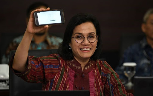 Menteri Keuangan Sri Mulyani menyatakan akan menaikkan besaran uang pulsa telepon PNS Kemenkeu untuk mendorong kinerja di tengah pandemi