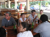 Más sobre la visita a El Salvador - foto: Carlos Figueroa, Héctor Acevedo y Rev. Miguel Torneire