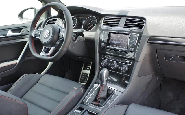 Volkswagen Golf GTI 2014 - interior