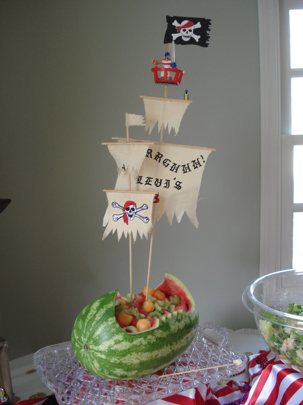 cool cake designs for adults What a great centerpiece for your pirate-themed birthday party. Looks 