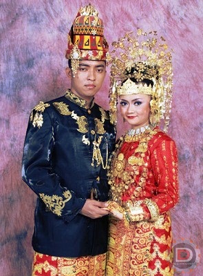  Pakaian  Adat  Beserta Perhiasan Adat  Nangroe Aceh 