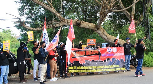 Melawan PHK terhadap Pengurus Serikat akibat Mendirikan Serikat Pekerja di Hotel Ayana Bali