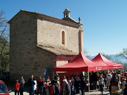 Façanes de migdia i ponent de la capella de Sant Roc