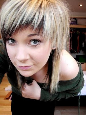 Short Layered Hairstyles for Round Faces Girls