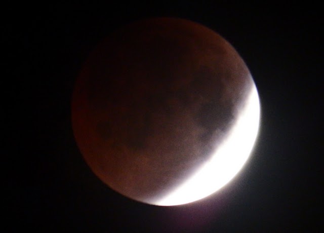 Eclipse lunar total foi registrado de Santa Cruz do Capibaribe; veja fotos