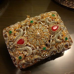 Bridal Best Clutches in Gold and Silver by Zaheen Kamraan 1