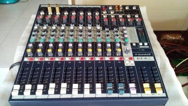 Bàn mixer soundcraftexf 8 