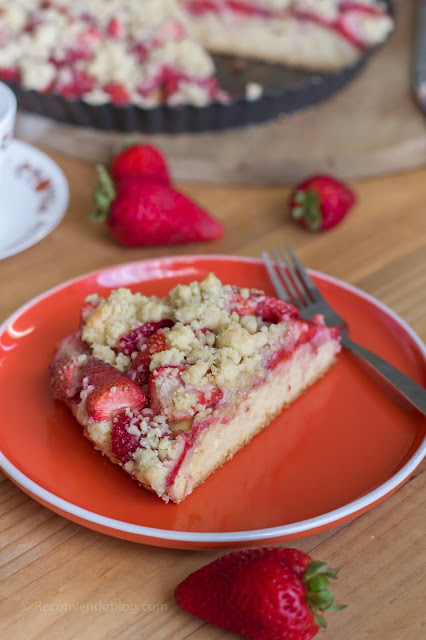 Kuchen de miga relleno de frutillas