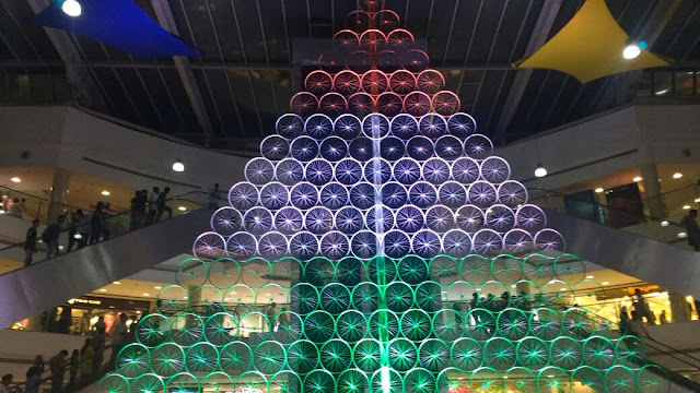 Massive art installation depicting “Wheels of Change” draws large crowds at Inorbit Mall, Vashi 