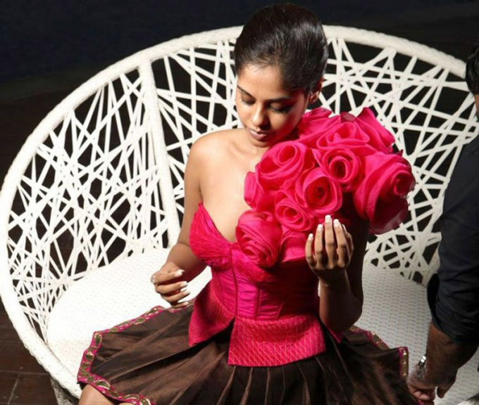 Telugu Actress Bindu Madhavi Hot Photoshoot glamour images