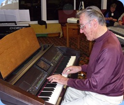 Roy Steen playing the Clavinvoa with a rousing number unsing "Showtime" style. Roy then played the Technics GA3 organ to great advantage.