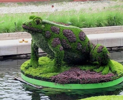 16 Highly creative Green Sculptures Seen On www.coolpicturegallery.net