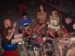 People inwards Thailand volition get together on the amount Moon at Koh Phangan beach to encounter the amount Moon  bestthailandbeaches: Koh Phagnan Thailand amount Moon party