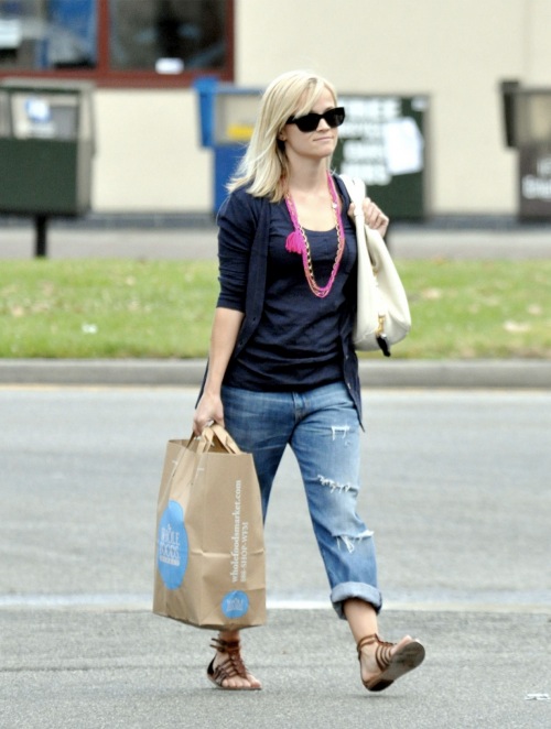 reese witherspoon casual style. Effortless Casual