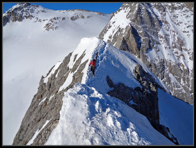 Arista cimera tras ascender la vía de los seracs