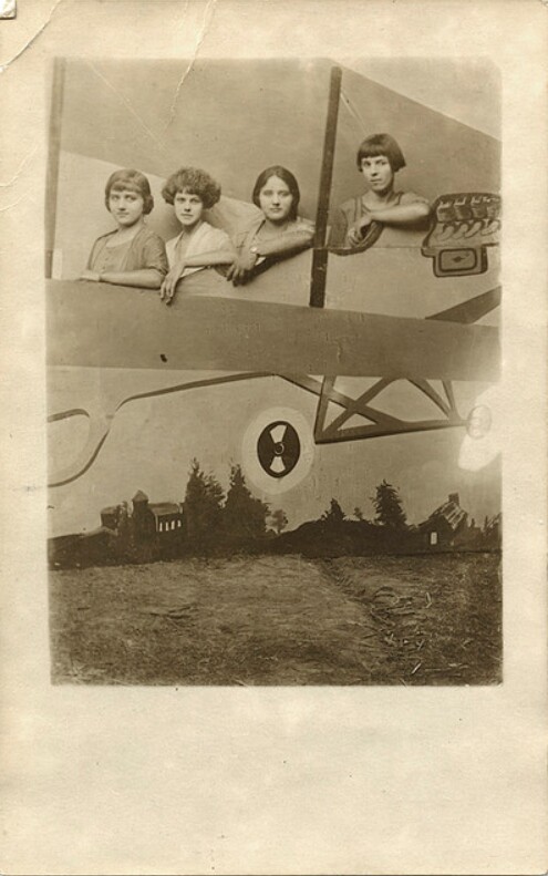 Four Women In An Airplane, Studio Cut-out