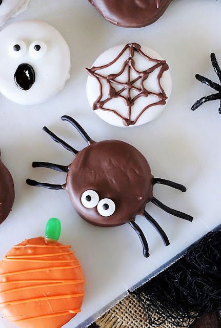 Spider Halloween Peanut Butter Ritz Cookie or Oreo Image