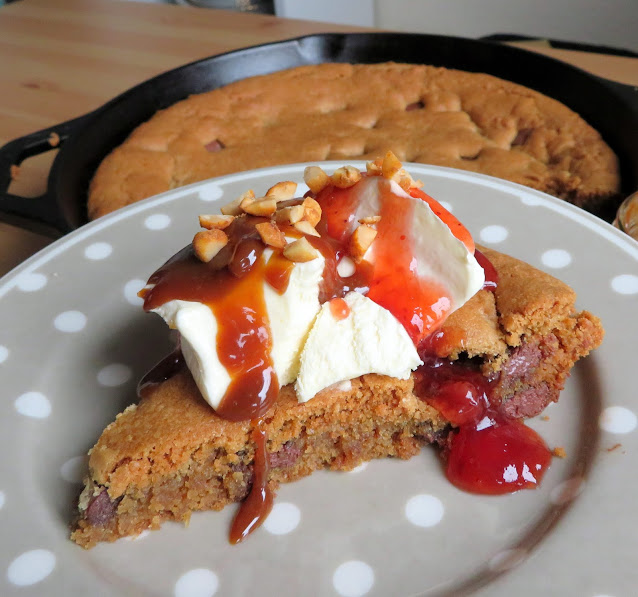 Peanut Butter Chocolate Chunk Cookie Sundae Pie