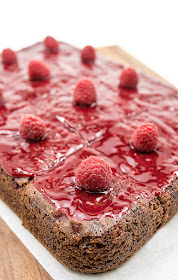 Vegan choco banana cake with raspberry blog shot