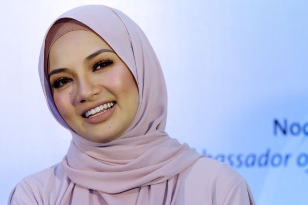 neelofa jadi Pengarah Bebas Bukan Eksekutif (Non-Executive Independent Director) AirAsia Bhd