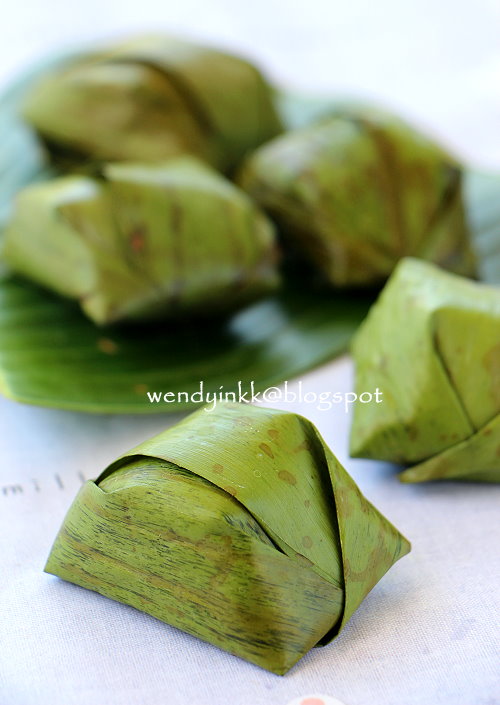 Table for 2. or more: Kuih Koci Pulut Hitam 鸡脚指~ Black 