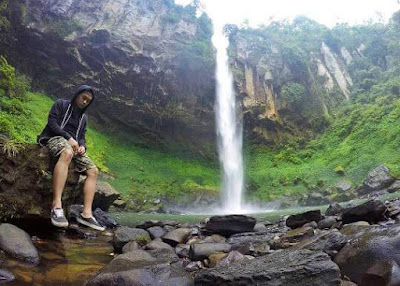 air terjun di way kanan