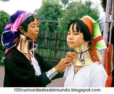 Padaung: las mujeres jirafa de las tribus Kayan, Karen o Karenni.